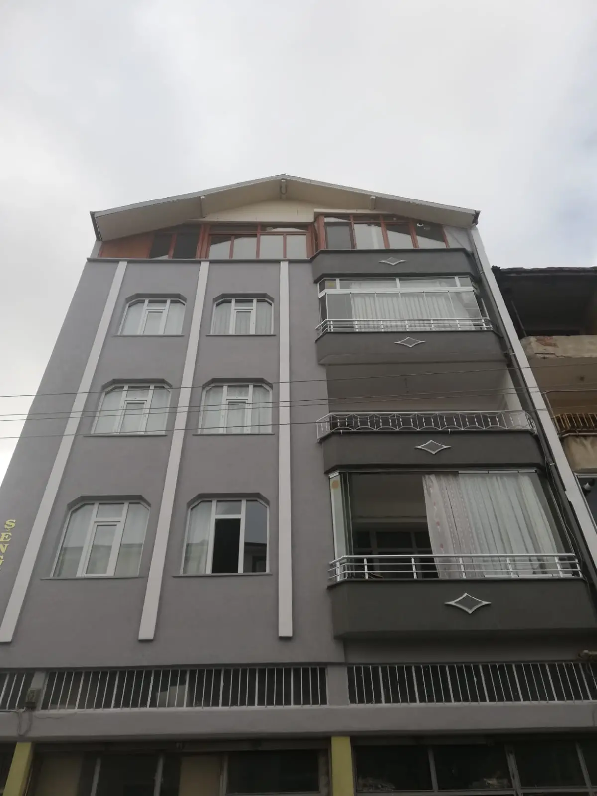 Şengül Apt